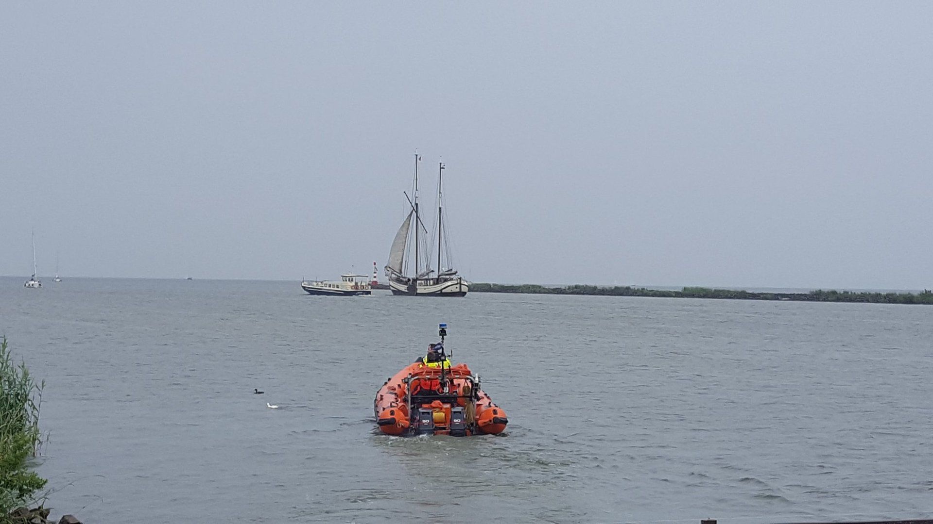 Reddingboot Corrie Dijkstra- Van Elk vaartuit voor zeiljacht met motorstoring. Foto Fabian Zee