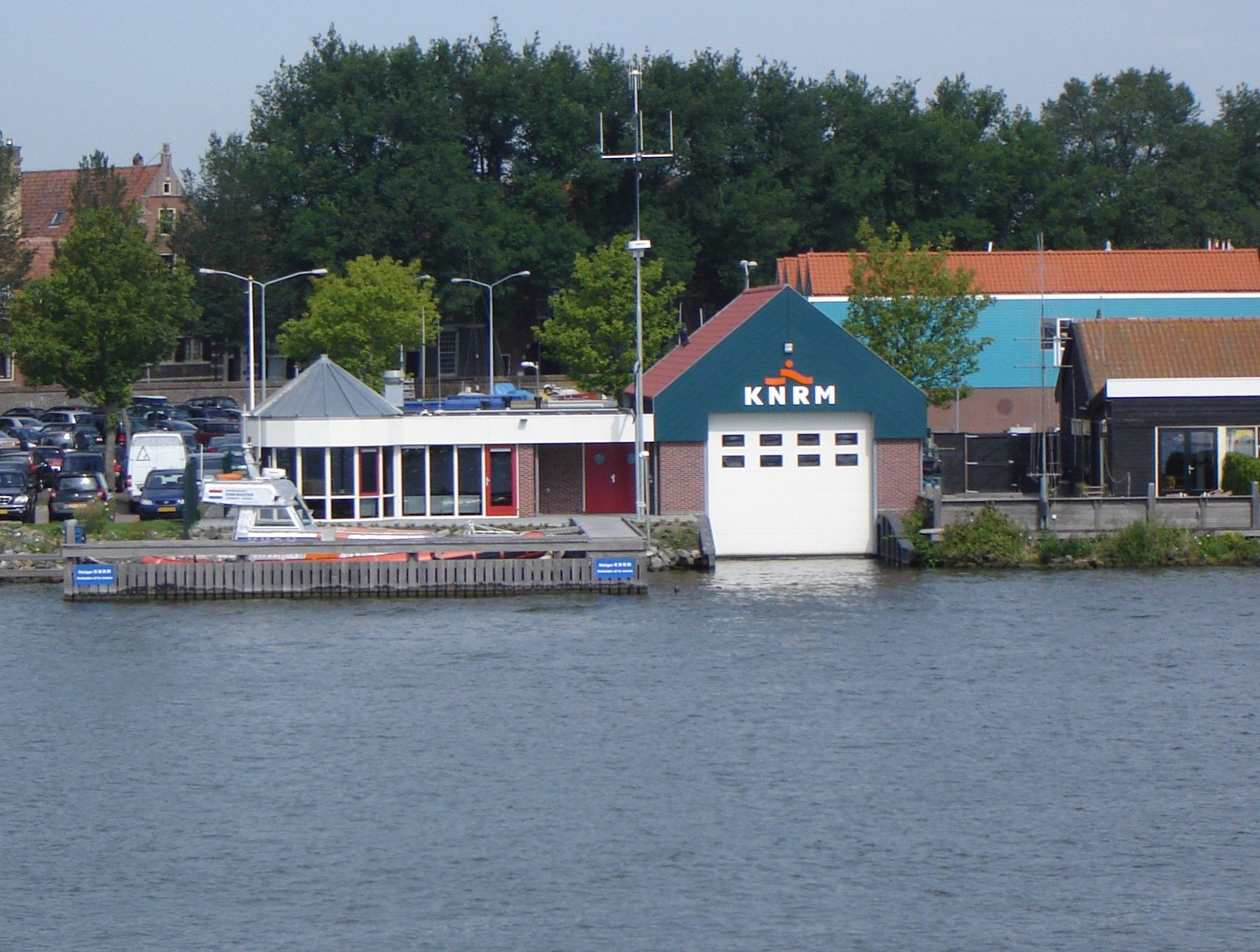 KNRM boothuis Enkhuizen gelegen aan het Krabbersgat.