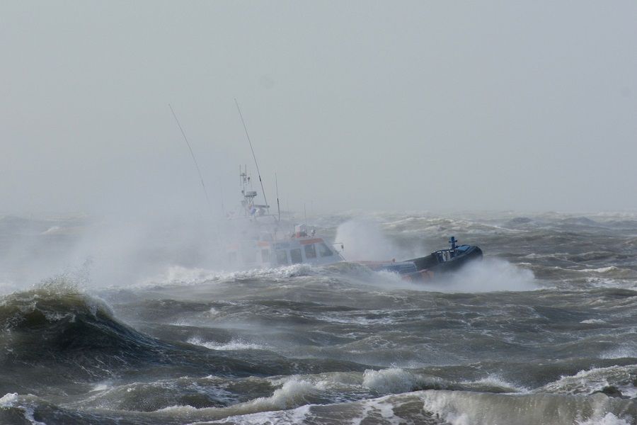 Reddingboot Zeemanshoop in storm - Foto Ronald Ingelse