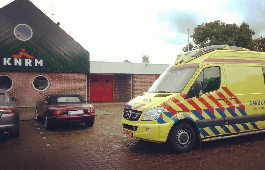 ambulancebijhetboothuis.KNRMEnkhuizen
